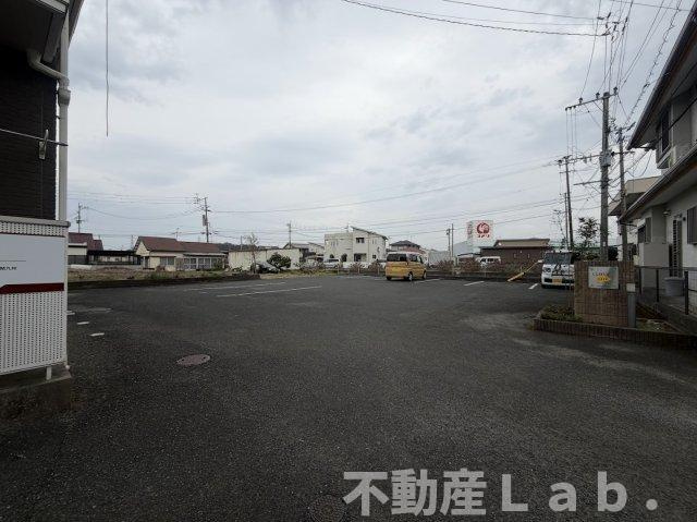ＣＬＯＶＥＲ　ＬＩＦＥの駐車場