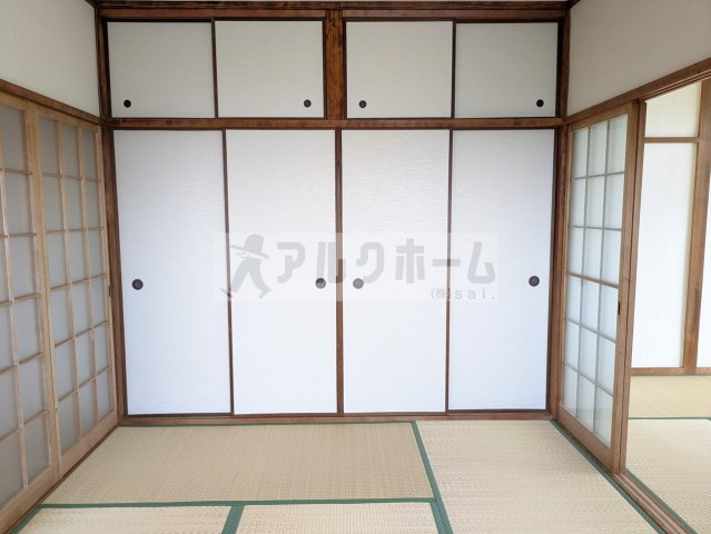 リーフハイツ玉手町の和室