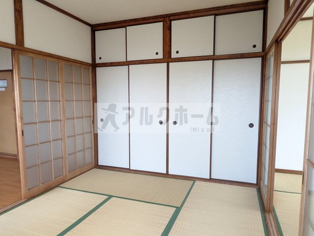 リーフハイツ玉手町の和室