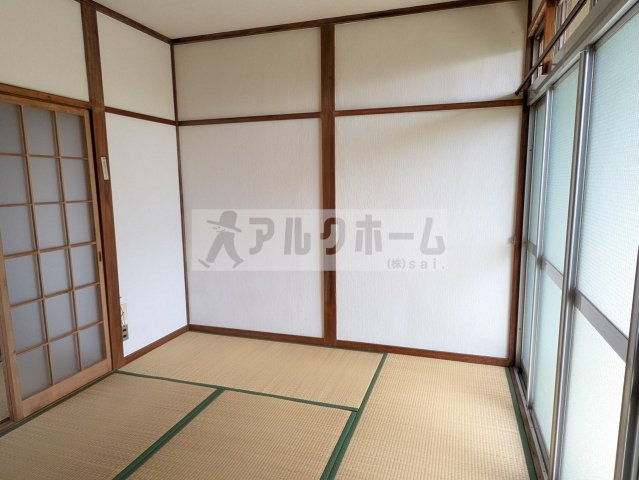 リーフハイツ玉手町の和室