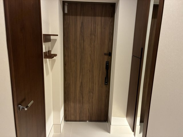 バースシティ・ザ・マーク鷺沼の玄関