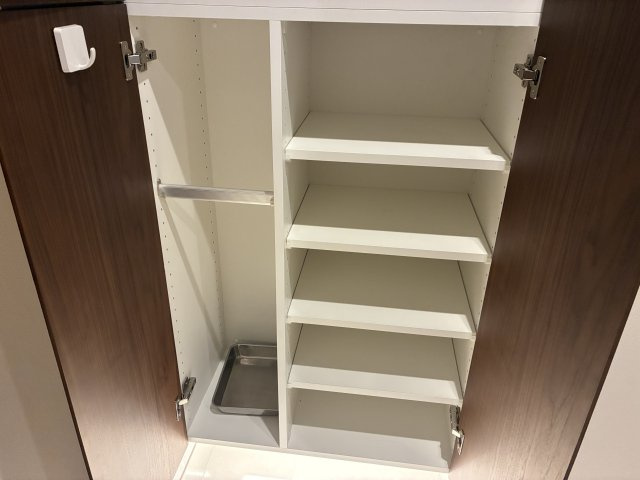 バースシティ・ザ・マーク鷺沼の玄関|玄関収納