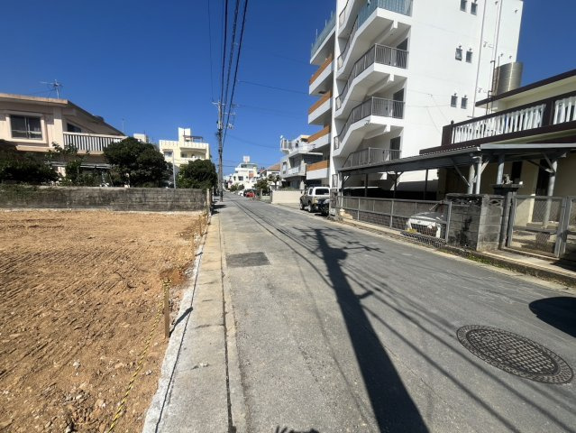 北谷町字宮城　全2区画　1号地の前面道路含む現地写真
