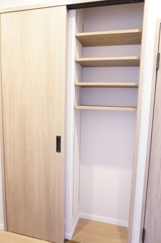 シャルム北越谷Ｂ棟の収納|廊下