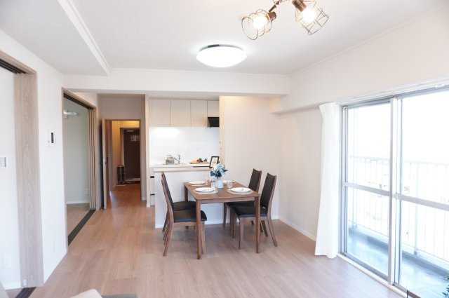 シャルム北越谷Ｂ棟の居間・リビング