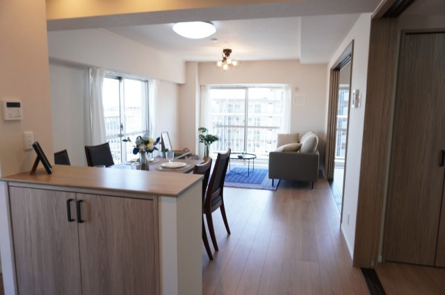 シャルム北越谷Ｂ棟の居間・リビング|カウンター