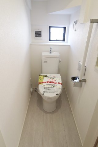 郡山市田村町金屋字宝蔵　　１号棟　　　高瀬小学校、高瀬中学区のトイレ