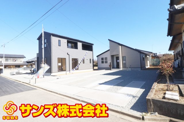 郡山市田村町金屋字宝蔵　　１号棟　　　高瀬小学校、高瀬中学区の外観|南西側から見た区画全体♪