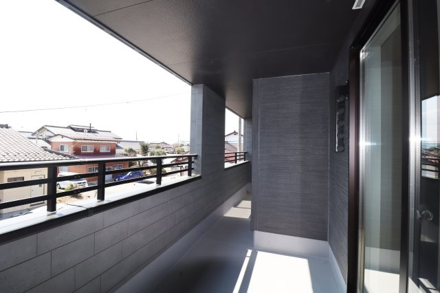 郡山市田村町金屋字宝蔵　　１号棟　　　高瀬小学校、高瀬中学区のバルコニー