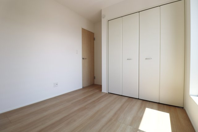 郡山市田村町金屋字宝蔵　　１号棟　　　高瀬小学校、高瀬中学区の洋室