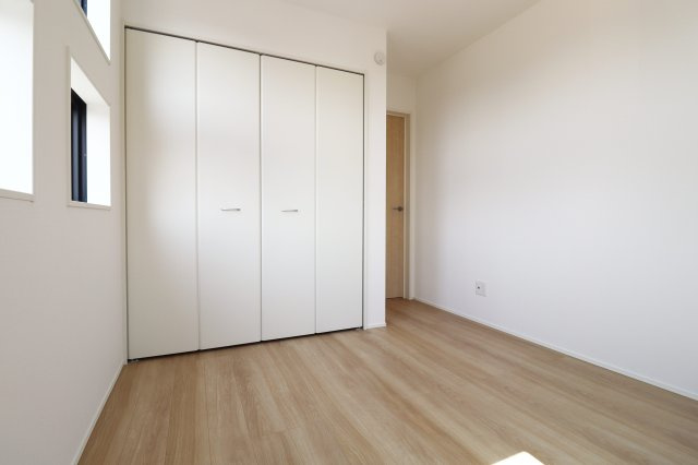 郡山市田村町金屋字宝蔵　　１号棟　　　高瀬小学校、高瀬中学区の洋室