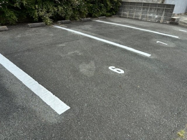 コルリス　B棟の駐車場