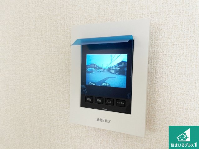 ●29(土)30(日)現地案内可能！　北葛城郡上牧町片岡台　全2邸　の防犯設備|カラーモニターインターホン！声だけでなく来訪者の姿や顔がモニターで確認できるので、小さなお子様がいらっしゃるご家庭でも安心できます！