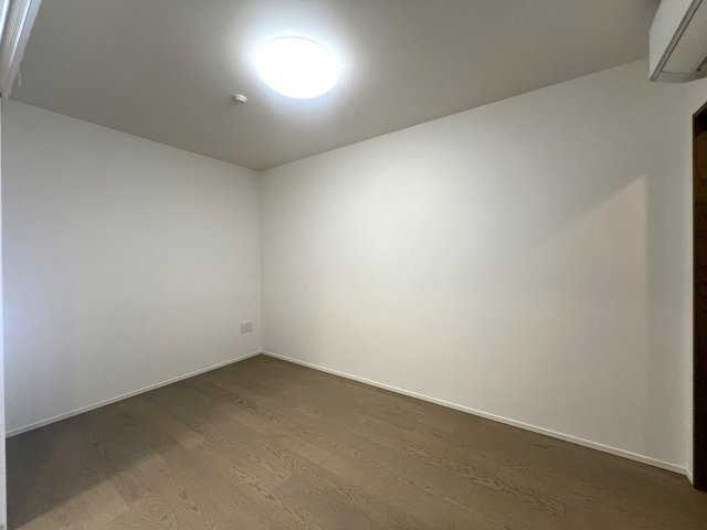 海は目の前！外観も室内もオシャレすぎて滅！【リフォーム／クリオ鵠沼海岸グランロワ】の洋室|落ち着いた色調の洋室です