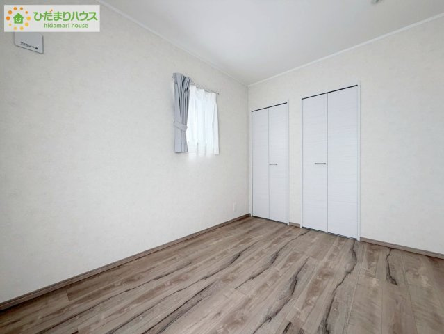 郡山市小原田２丁目　新築戸建　の洋室|壁紙はシンプルで清潔なホワイトで統一しています。朝の光をたっぷり浴びながら一日をスタート！目覚めは明るくあたたかな場所で。