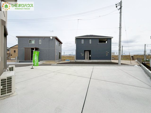 郡山市小原田２丁目　新築戸建　の駐車場|マイホームなら駐車場代がかかりません。しかも、自宅の駐車場で洗車ができます！今までコイン洗車に行っていた手間も省けて、節約にもつながります(^^♪