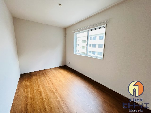 フロレゾン吉田の洋室