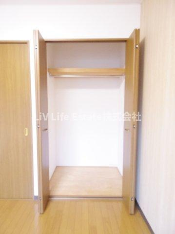 東村山市秋津町５丁目のアパートの収納