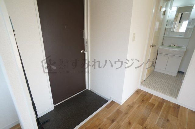 モダンアパートメント神戸宝塚Ⅱの玄関|参考、同建物・同間取りの号室