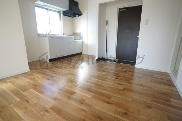 モダンアパートメント神戸宝塚Ⅱの居間・リビング|参考、同建物・同間取りの号室