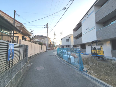 【周辺】 | ウェルスクエア豊中本町 | ※西から東方面、前面道路です！