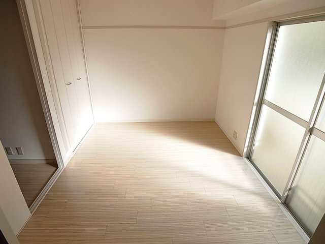 神戸湊アパートメントの内装|各部屋明るい室内です