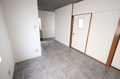 【居間・リビング】 | 西板持町8丁目戸建