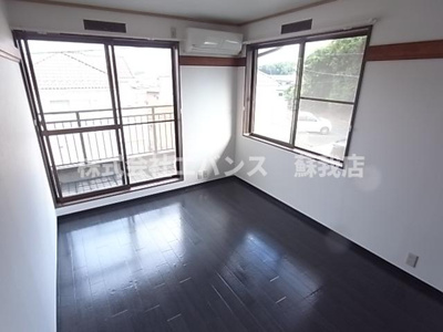 【寝室】 | 長嶋貸家 | 使い勝手のいい寝室です