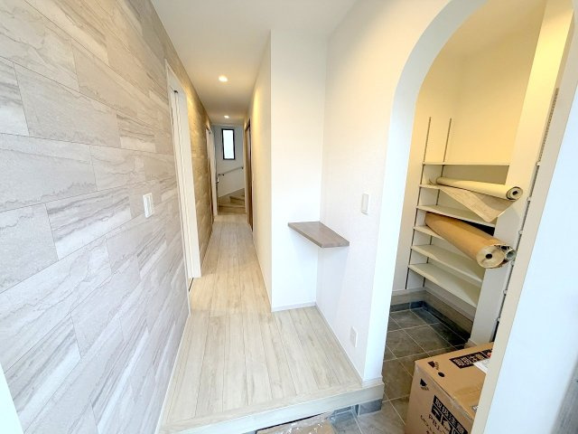 昭島市緑町3丁目　新築戸建の玄関