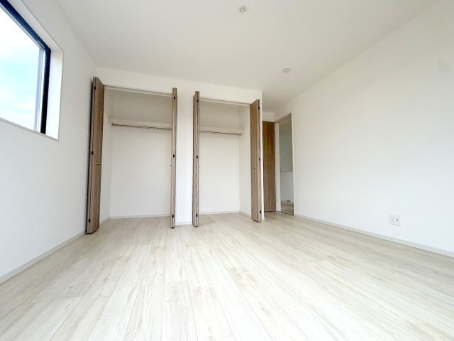 昭島市緑町3丁目　新築戸建の洋室