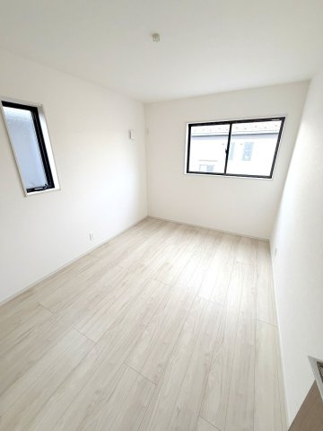 昭島市緑町3丁目　新築戸建の洋室