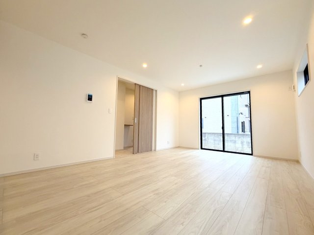 昭島市緑町3丁目　新築戸建の居間・リビング