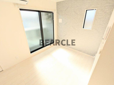 【寝室】 | ハーモニーテラス福稲上高松町 | 開放的な寝室です