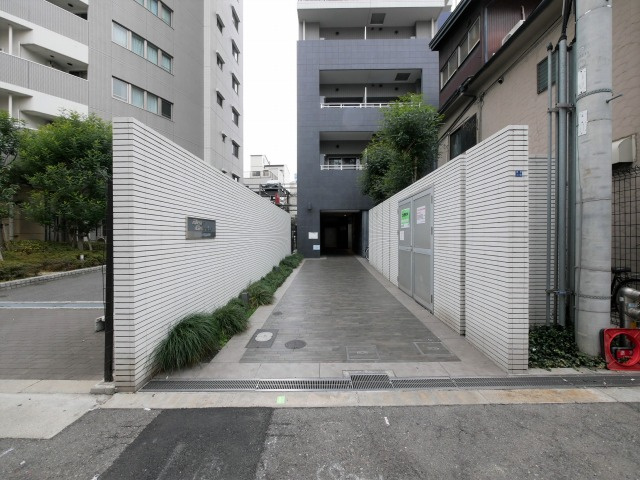 ディアグランデ難波東のエントランス