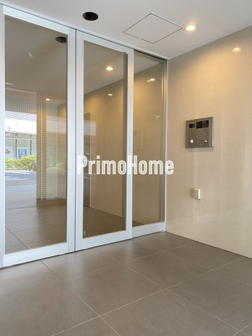 ルピナスコートのエントランス