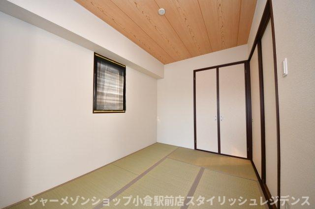 ラフィーネ到津学園通りの和室