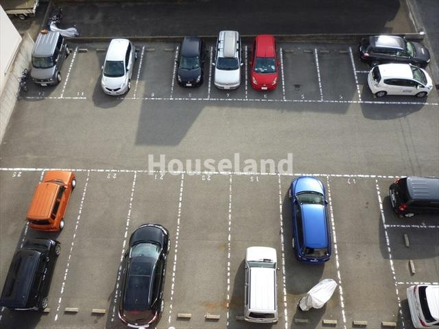 オリエンタルパレスの駐車場