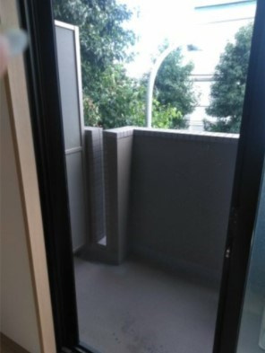 ルーブル上鷺宮弐番館のバルコニー