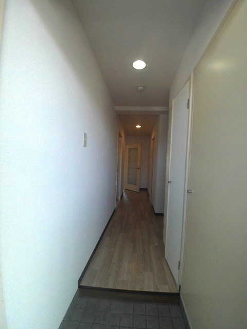 シャンポール西藤江の玄関