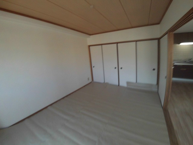 シャンポール西藤江の洋室