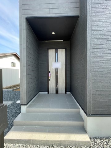 新築戸建・新築建売　郡山市田村町金屋字宝蔵　高瀬小・高瀬中の玄関