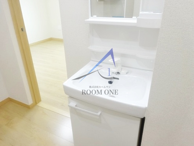 グランステージ川崎の洗面所|独立洗面台です。