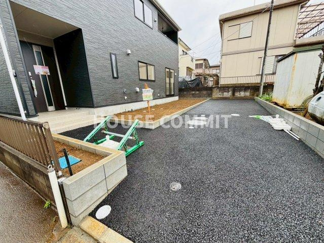 八街市富山第１　新築戸建ての駐車場