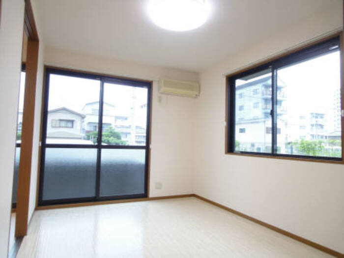 ソシア寿正の居間・リビング|101 北洋室