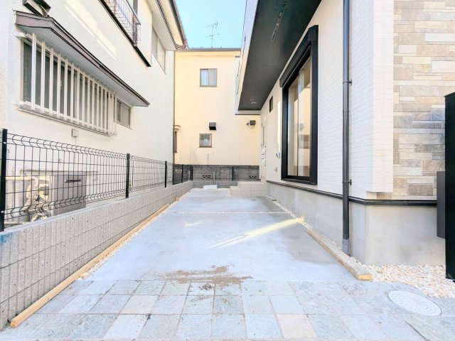 【駐車場】 | 葛飾区西水元４丁目の新築戸建 | ～敷地内駐車場 写真～