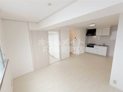 【居間・リビング】 | 松栄市岡ハイツ | ゆったり過ごせるリビングです