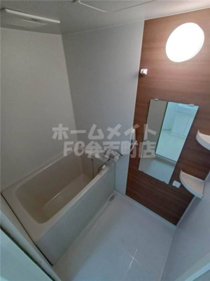 【浴室】 | 松栄市岡ハイツ | コンパクトで使いやすいお風呂です