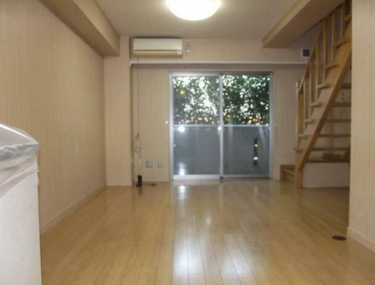 SKマンションB棟の居間・リビング