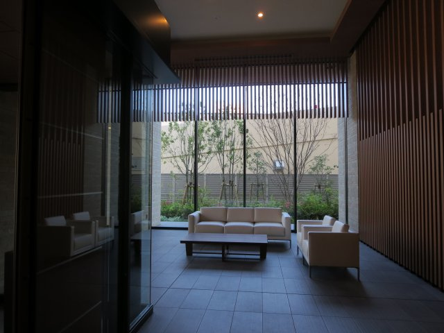 ザ・レジデンス大阪住道　6階のエントランス|エントランスホール