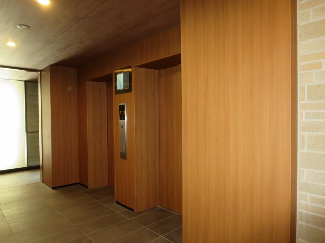 ザ・レジデンス大阪住道　6階|エレベーターホール◎２基あり